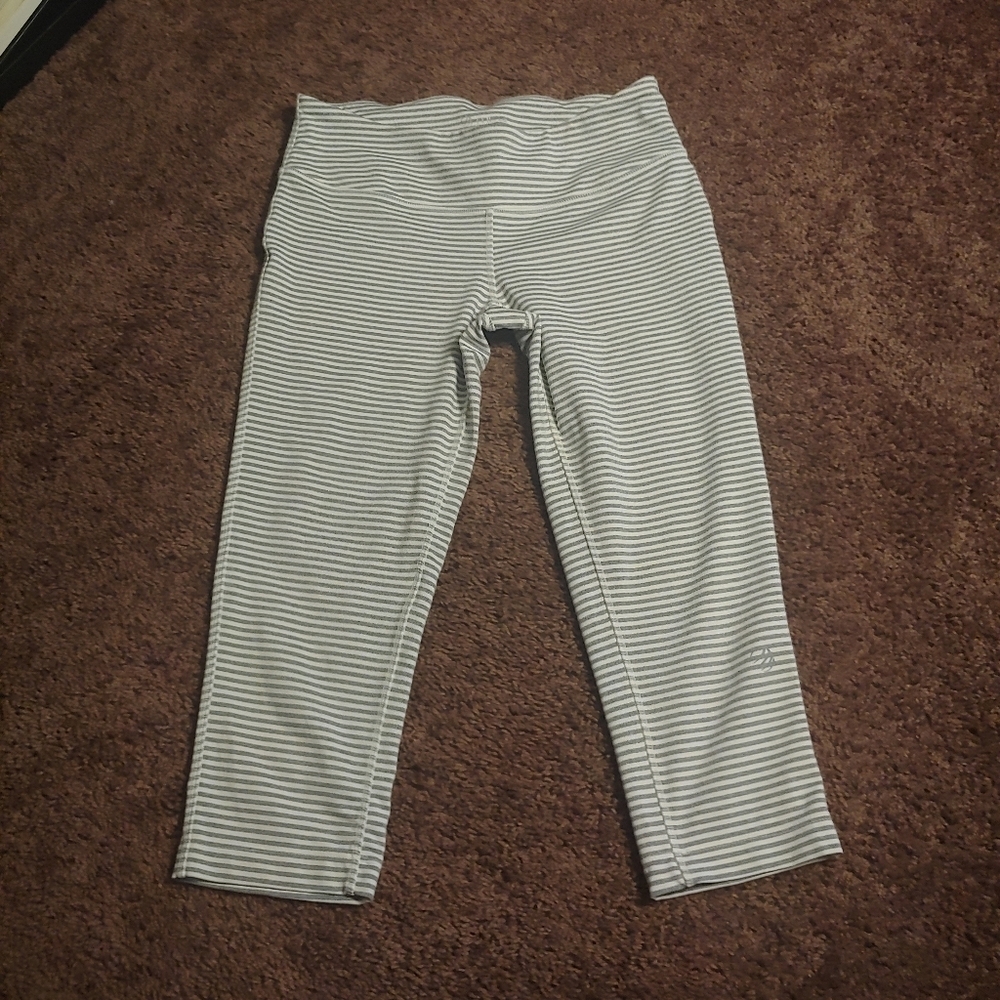 MPG gently worn gray/white striped cropped legging